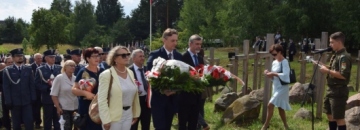 Burmistrz uczcił 73 rocznicę Obławy Augustowskiej w Gibach