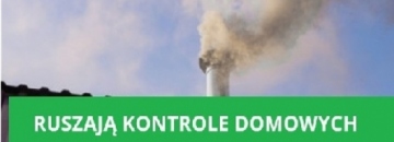 Zdjęcie dymiącego komina na tle nieba u dołu zielona ramka z napisem ruszają kontrole domowych pieców i kotłów 